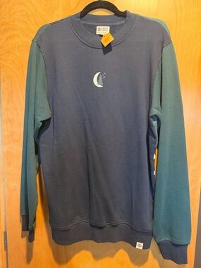 Happy Earth Women's Two-Tone Navy & Teal Crew Sweatshirt